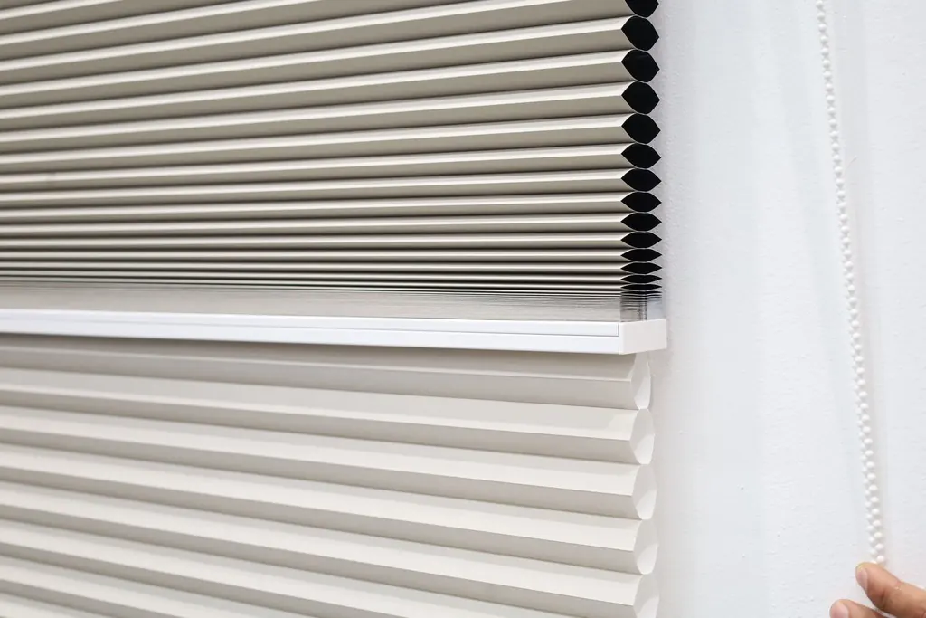 Corte de cortina Honey Cell con celdas en forma de panal