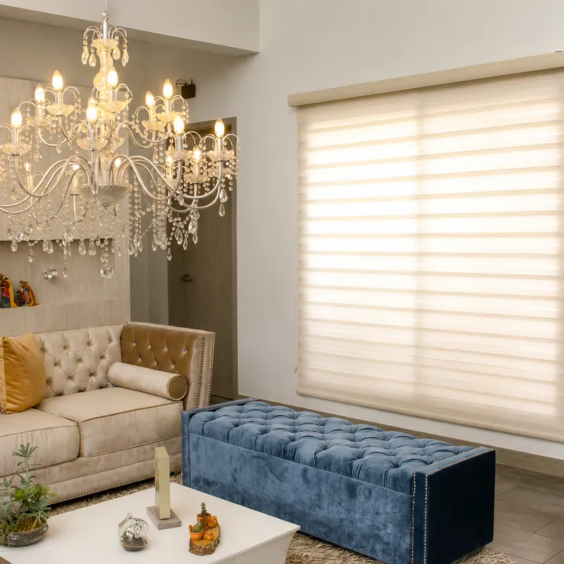 Ambiente residencial de referencia con cortinas